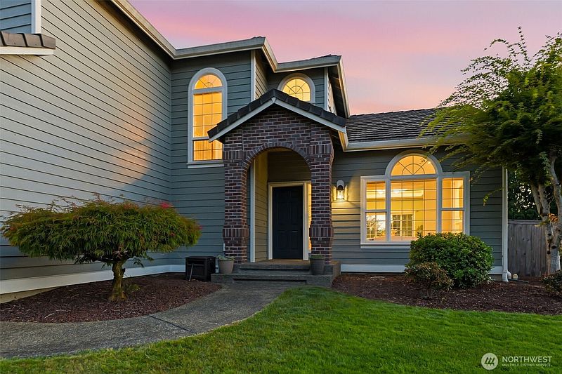 3rd image of 1404 Amber Boulevard SE