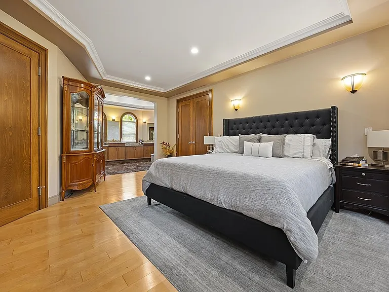 3582 Edgemont Blvd — Photo 3
