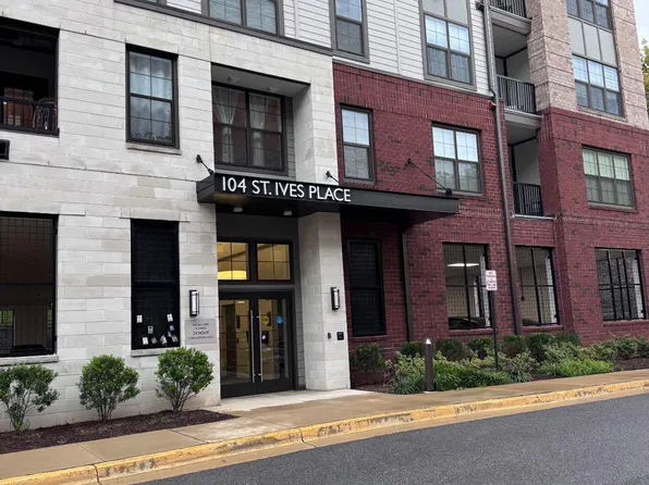 104 Saint Ives Pl Unit 404, Oxon Hill, MD 20745