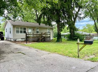 1129 Pine Dr, Belleville, IL 62220