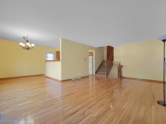 4th image of 1805 W Estates Dr