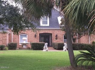13540 Fairway Dr, Ocean Springs, MS 39564