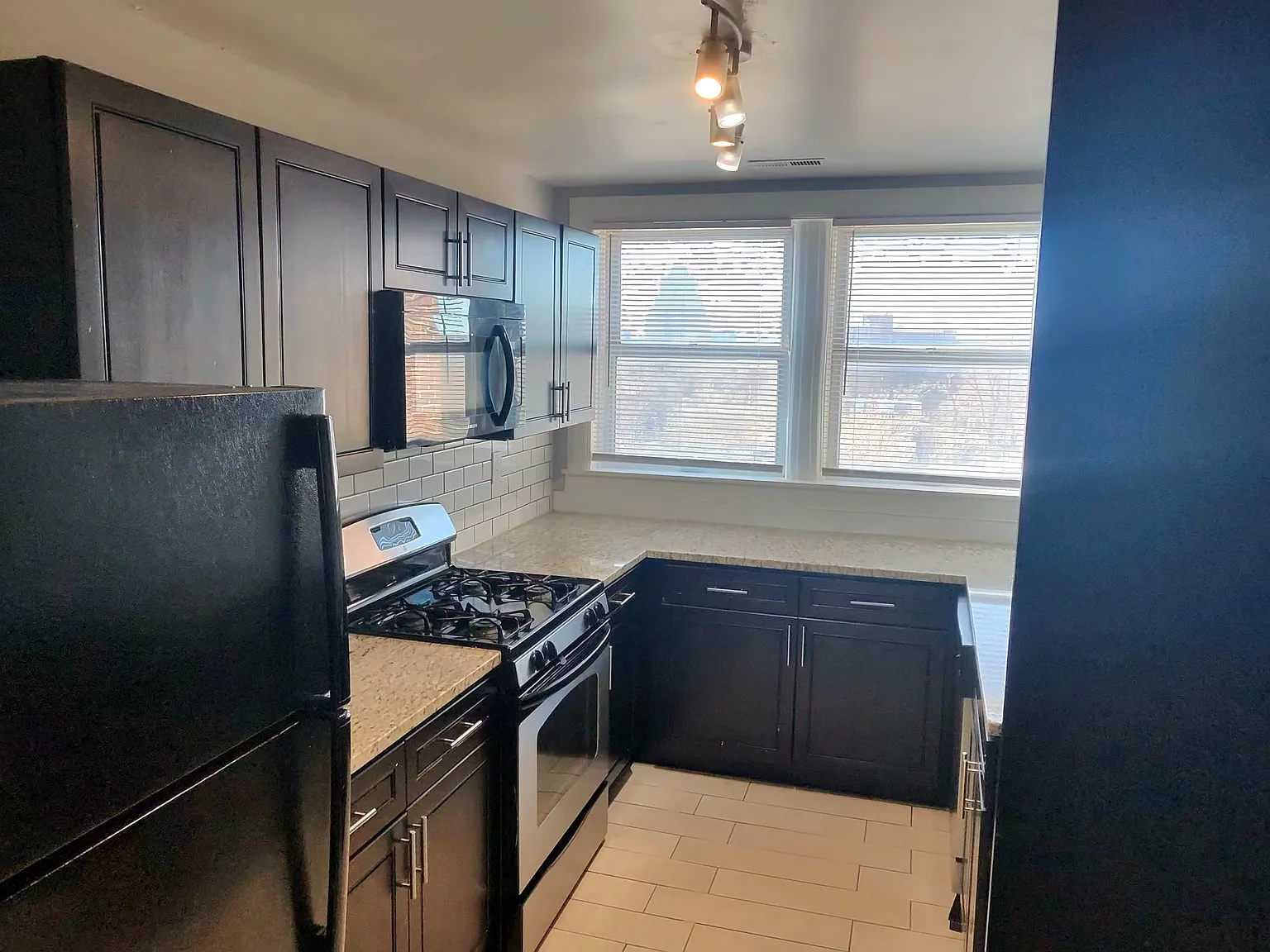 2 bed, $1,550 — Photo 2