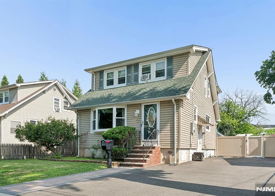 1st image of 44 E Quackenbush Ave
