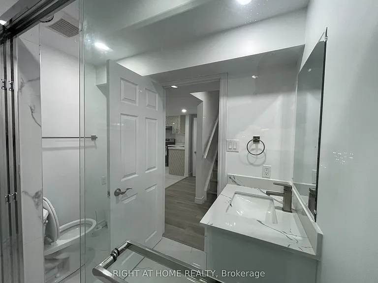 58 Meadowcrest Ln #LOWER — Photo 11