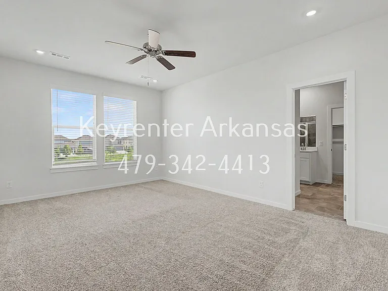 4808 Planetree St — Photo 13