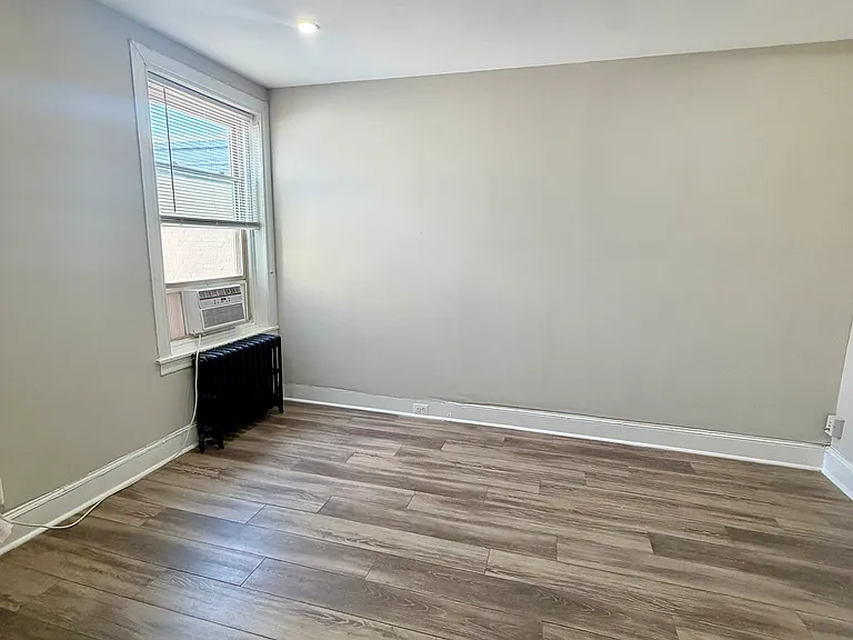 227 S 41st St #H — Photo 34