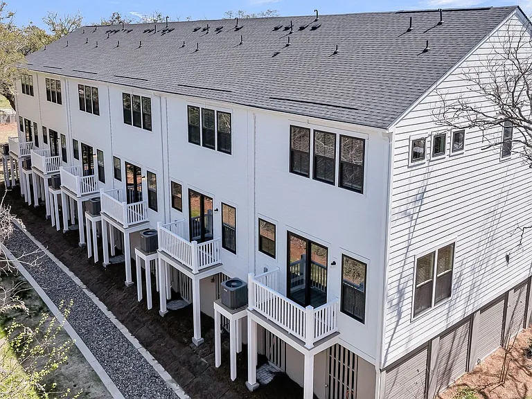 Tides at Park Circle — Photo 7