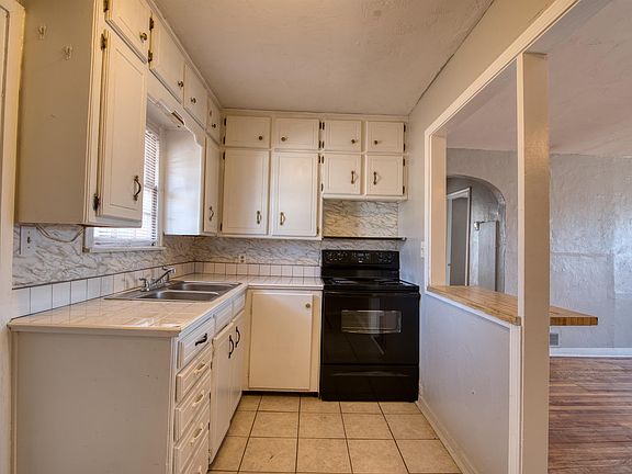 2nd image of 4600 N Hamilton Dr
