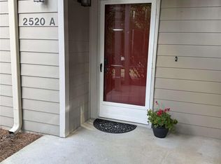 2520 Stradbrook Dr, Charlotte, NC 28210