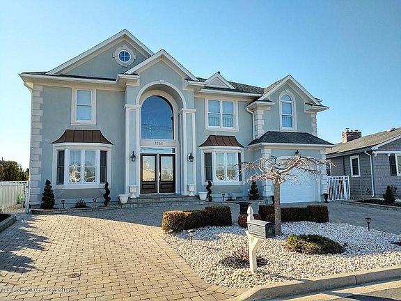 Front of Home - Bay Isle Dr