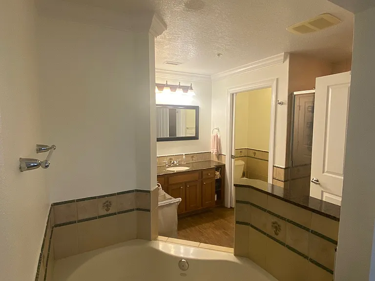 1591 Heritage Crossing Ct #G — Photo 17