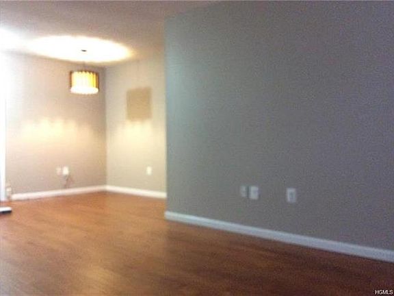 4th image of 690 Sierra Vista Ln
