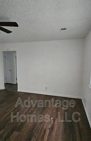 726 N 70th St — Photo 3