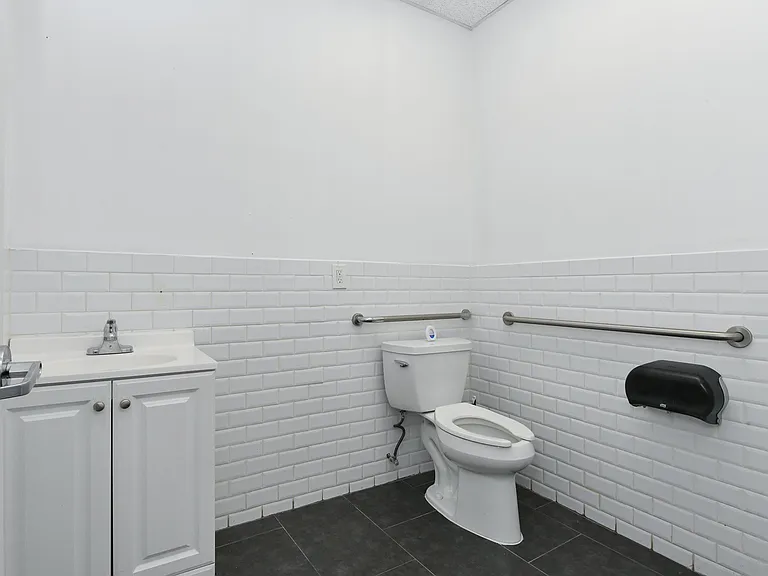 2707 Bergenline Ave — Photo 11