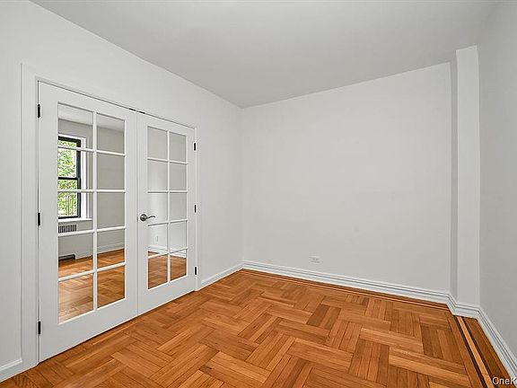 5th image of 2685 Creston Ave APT 3H