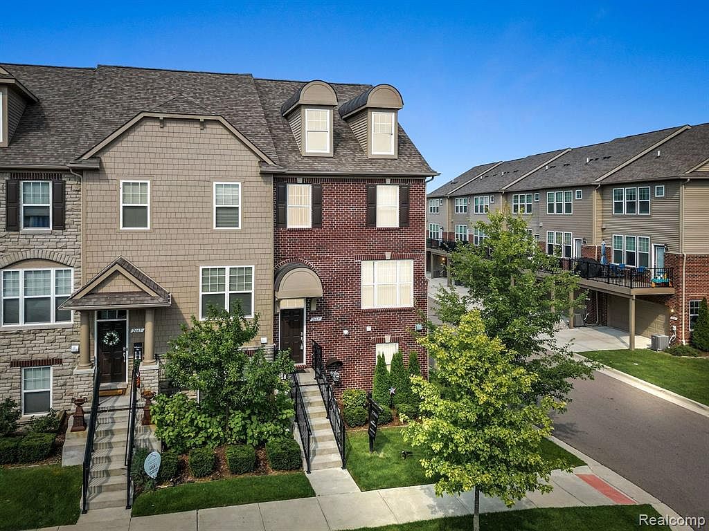 2669 Helmsdale Cir, Rochester, MI 48307 Zillow