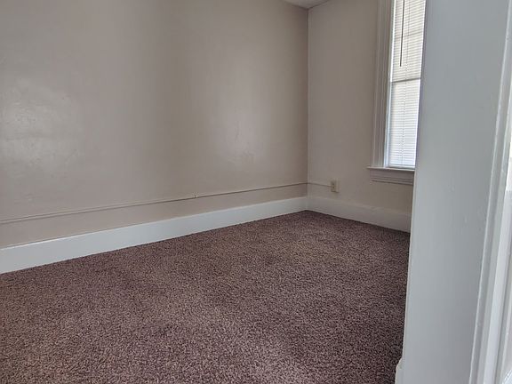 4th image of 8 Harriott Ave #5