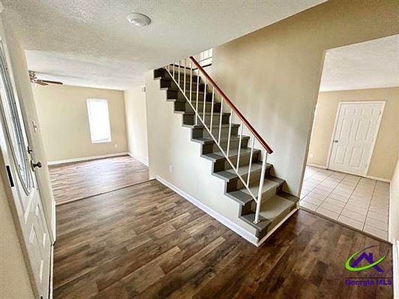 4th image of 207 Stoneridge Dr