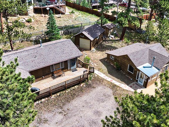 3rd image of 1421 Bluebell Dr