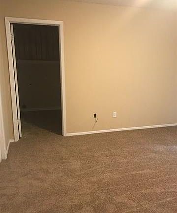 4th image of 619 Champion Pl