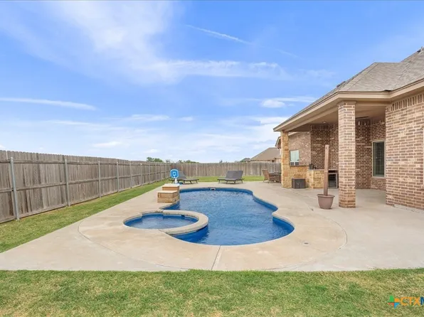 502 Oak Dr, Troy, TX 76579