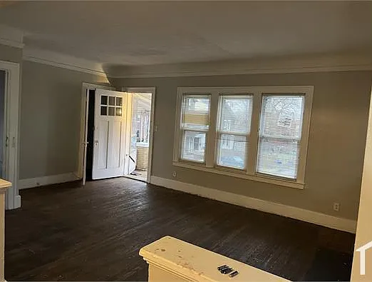 4232 Waverly St #UPPER — Photo 2