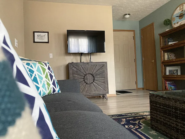4453 W Portland St — Photo 44