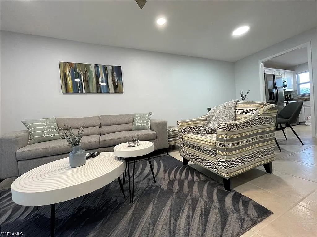 2 bed, 2.0 bath, 842 sqft, $2,350 — Photo 4