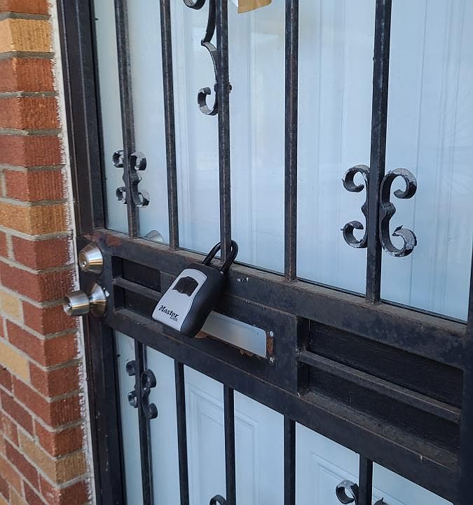1st image of 18711 Schoolcraft APT 11