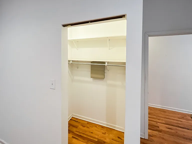 2450 1/2 N Southport Ave #301 — Photo 3