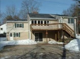 412 Collettes Grove Rd, Derry, NH 03038