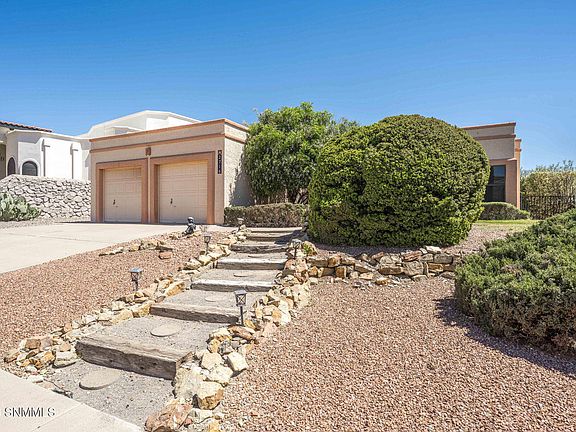 4th image of 2716 Custer Way