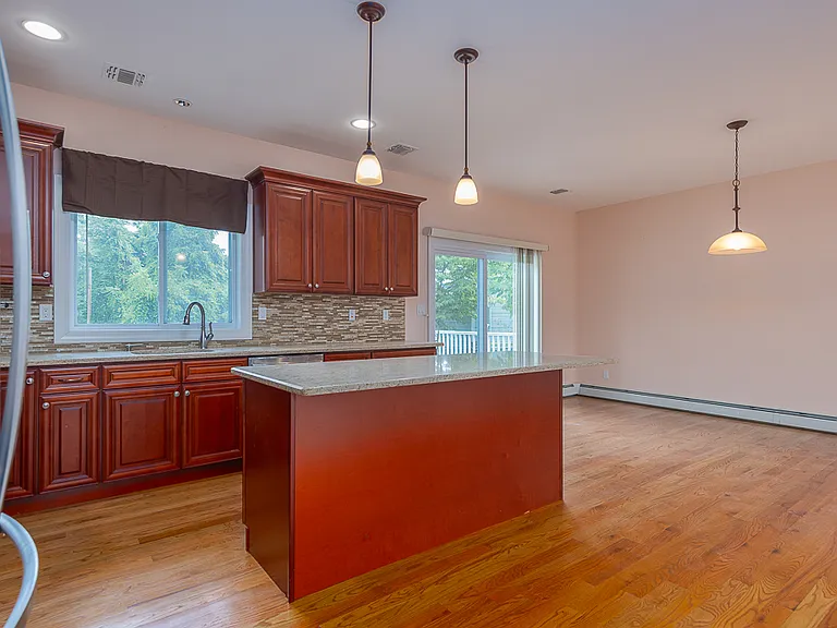 69 Heights Rd — Photo 6