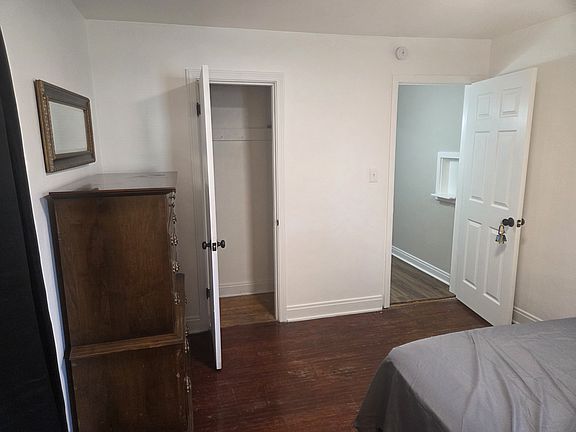 4th image of 465 N Randolph Ave