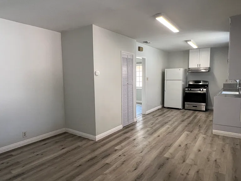 1115 S El Molino St — Photo 11