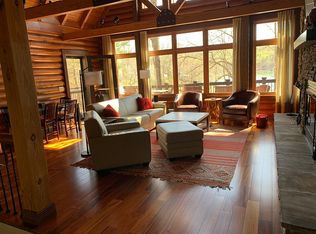 1593 Cove Point Rd, La Follette, TN 37766