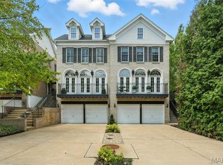 545 N And South Rd #D, Saint Louis, MO 63130