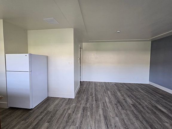 3rd image of 542 N Fulton St #102
