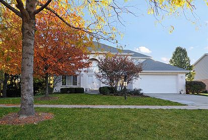 1st image of 390 Doxbury Ln
