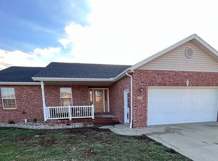 208 Sunflower St, Germantown, IL 62245