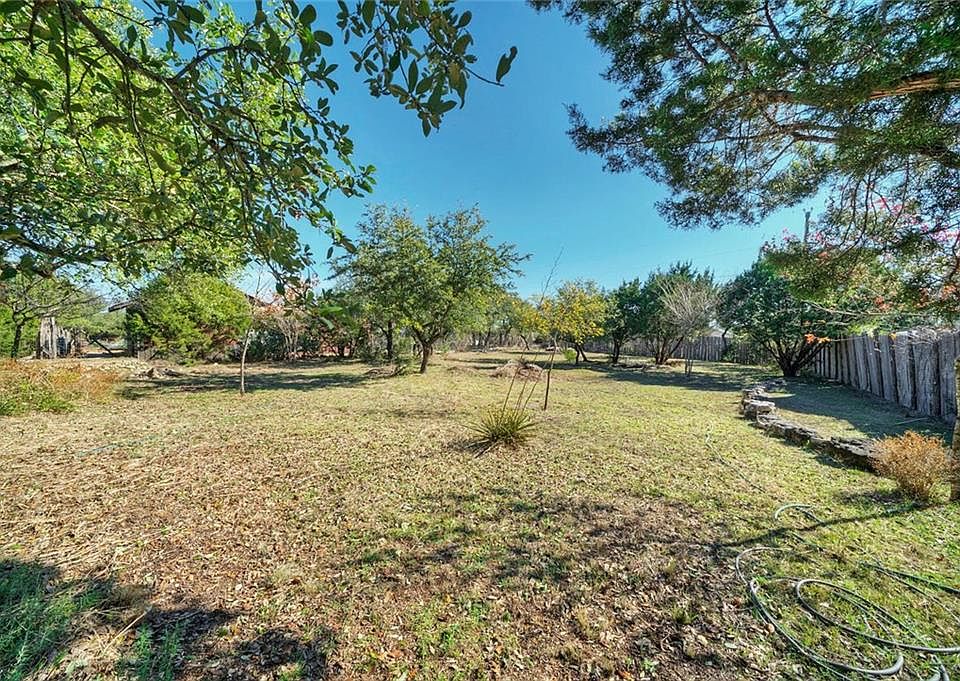 1st image of 10810 Oakwood Cir