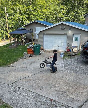 2nd image of 18 Skyrock Ln