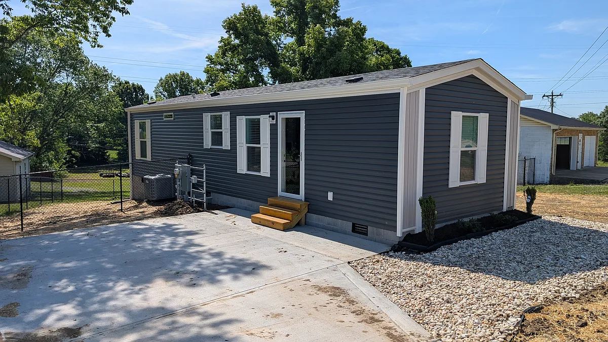 Concrete Driveway, 50 amp dedicated EV charger (exterior) - 5779 Beckwith Rd