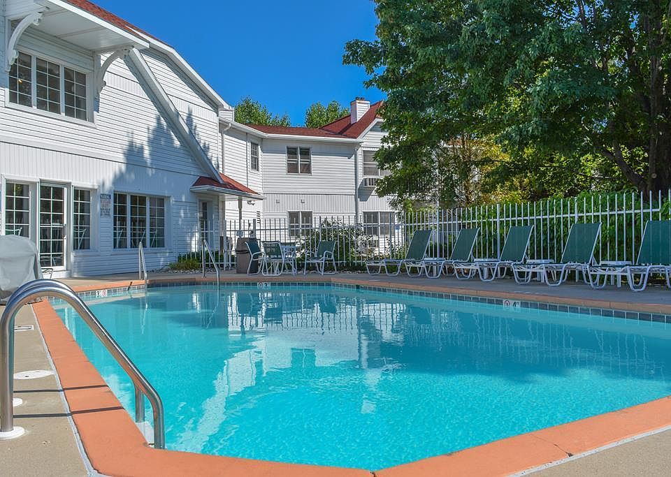 1st image of 10396 Water St #116