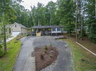 713 Enka Lake Rd, Candler, NC 28715