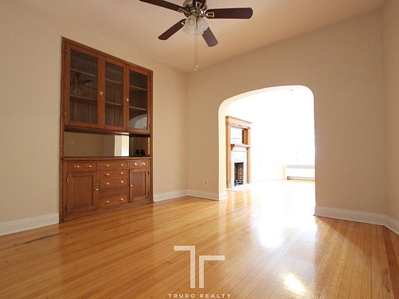 2nd image of 3341 N Kenmore Ave APT 01F
