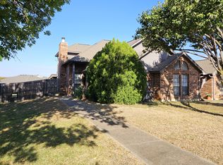 2813 Shady Grove Dr, Bedford, TX 76021