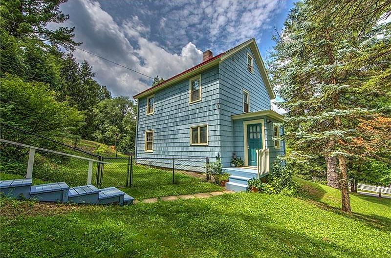 Welcome to 4836 S Pioneer!