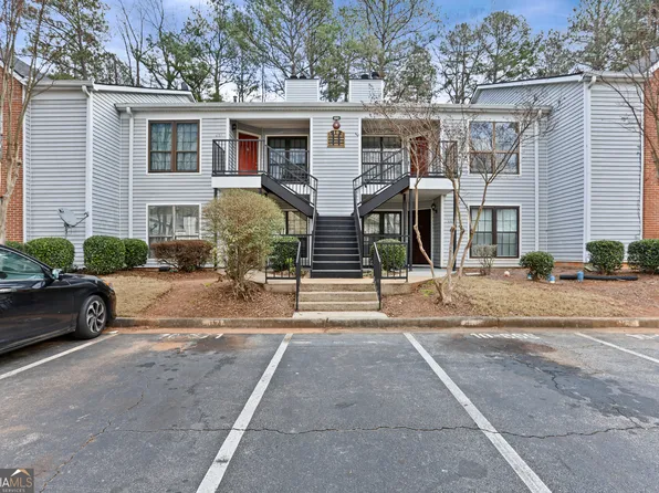 671 Windchase Ln, Stone Mountain, GA 30083